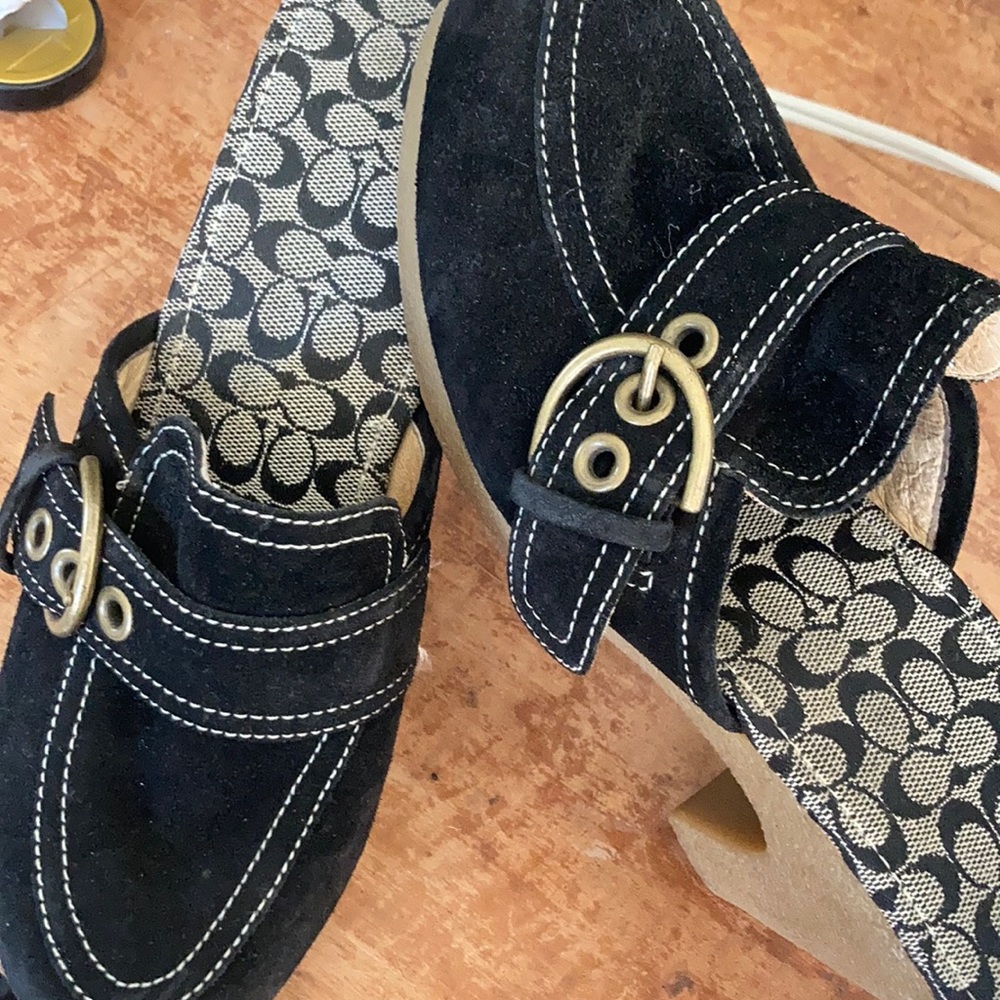 Size 8.5 Coach Rubber Heel dress up/down shoe!!